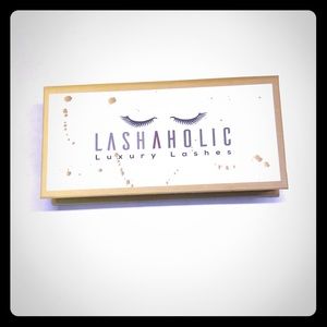 Lashaholic Luxury Lashes